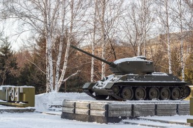 Sovyet tankı bir anıt
