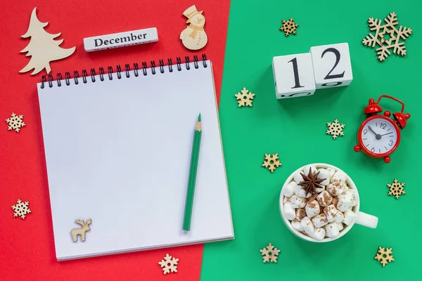 Trä Kalender December Kopp Kakao Med Marshmallow Tom Öppen Anteckningsblock — Stockfoto