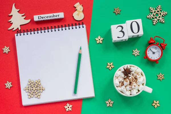 Trä Kalender December Kopp Kakao Med Marshmallow Tom Öppen Anteckningsblock — Stockfoto