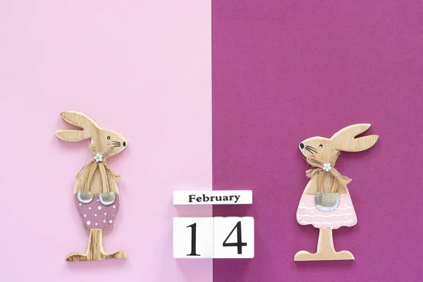 Composición Romántica Calendario Cubos Madera Febrero Par Amantes Madera Conejos —  Fotos de Stock