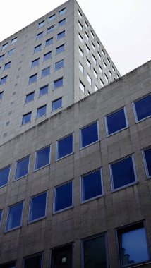 Ofis binasının ön cephesi.