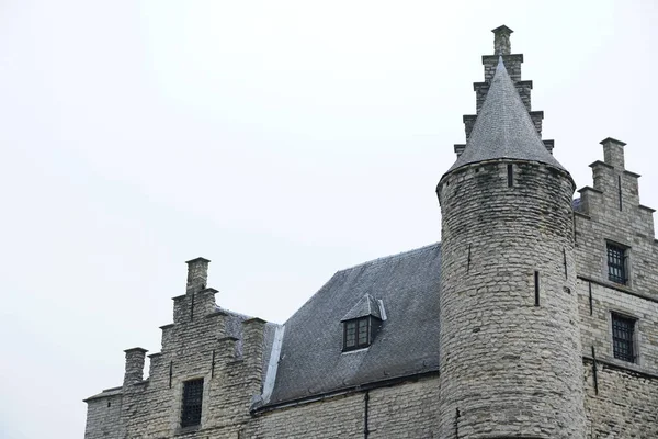 Крыша Старого Замка Антверпене Бельгия — стоковое фото