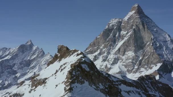 美丽的冬季空中飞行在山链景观瑞士阿尔卑斯山 冒险徒步旅行 旅行理念 — 图库视频影像