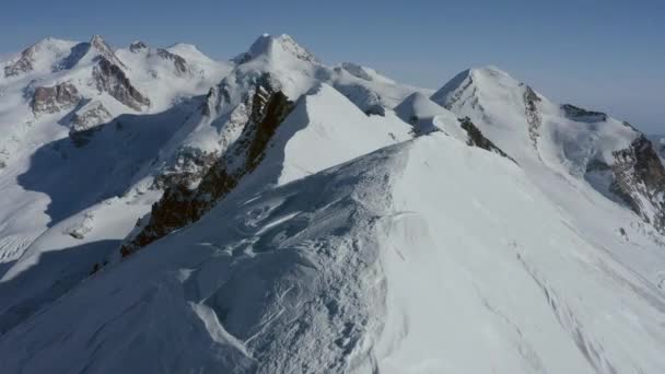 Зимний Воздушный Полет Над Горными Цепями Швейцарских Альп Пешие Прогулки — стоковое видео