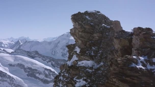 Belo Voo Aéreo Inverno Sobre Montanha Cadeia Paisagem Alpes Suíços — Vídeo de Stock