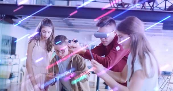 Barn njuter av Virtual Reality Games VR Headset Online Learning VR Education Digitalt klassrum Alternativ utbildning Koncept Slow Motion 8k — Stockvideo