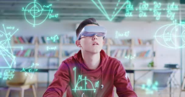 Digitala inlärningsekvationer Studerande som använder VR-teknik för att förbättra inlärningsresultaten Online Modern Utbildning 3D Hologram Digitalt klassrum Personligt inlärningskoncept Slow Motion 8k — Stockvideo