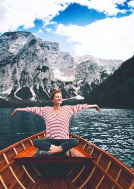 Braies Gölü (Lago Di Braies) Dolomites, İtalya, Avrupa içinde seyahat