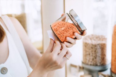 Sıfır atık. Sürdürülebilir plastik marketten alışveriş