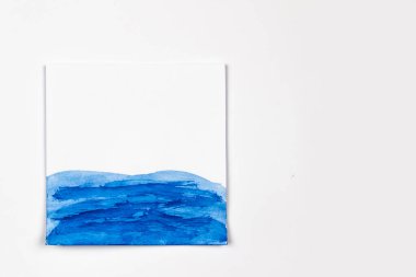 Suluboya el boyası, kağıda kopya alanı ile dalga çizimi yaptı. Fotoğraf boyası kağıt dokusu olan tasarım kavramı