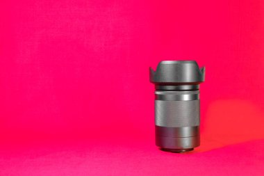 Kamera lensleri siyah ve arka planda