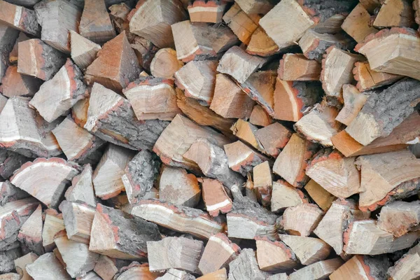 Brennholz in mehreren Lagen gehackt — Stockfoto