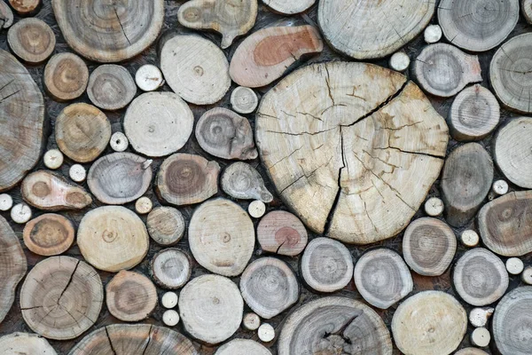 Sågat trä på väggen som bakgrund — Stockfoto