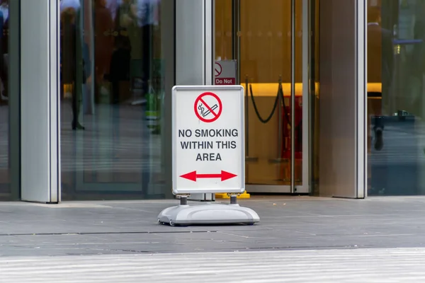 Rökning tillåten i allmänna utrymmen, Clean Air Zone Royaltyfria Stockfoton