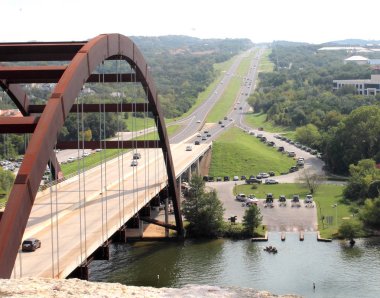 Colorado Nehri üzerindeki eski Austin köprüsü