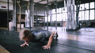 Patlayıcı push up egzersiz