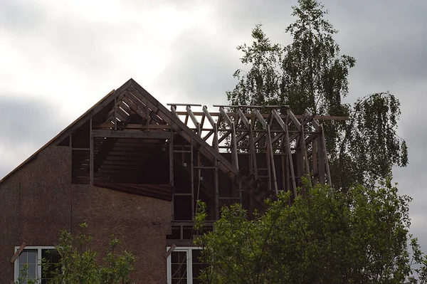 Výstavba Střechy Venkovského Domu — Stock fotografie