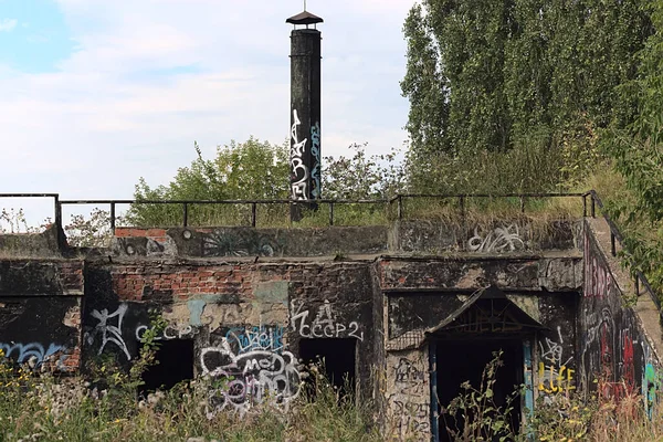 Grafite Num Edifício Técnico Abandonado — Fotografia de Stock