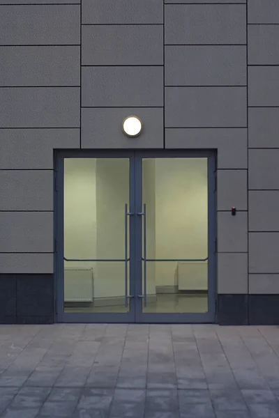 Puertas Cristal Pared Gris Del Edificio — Foto de Stock