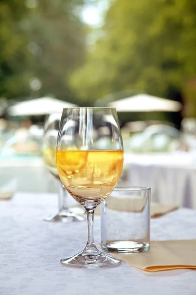 Sommer Gedeckter Tisch Außenrestaurant — Stockfoto