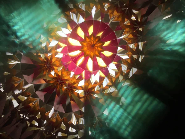 Kaleidoskopisches Bild (Aufnahme mit echtem Kaleidoskop) — Stockfoto