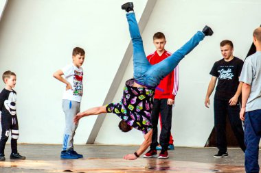 çocuklar ve gençler dans molası ve hip hop