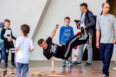 çocuklar ve gençler dans molası ve hip hop