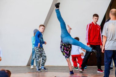 çocuklar ve gençler dans molası ve hip hop