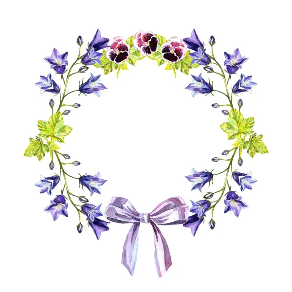 Acquerello cerchio cornice di campanule, foglie, viola viola e — Foto Stock