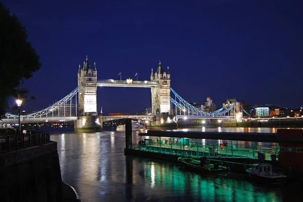 Tower Bridge Night London — стоковое фото