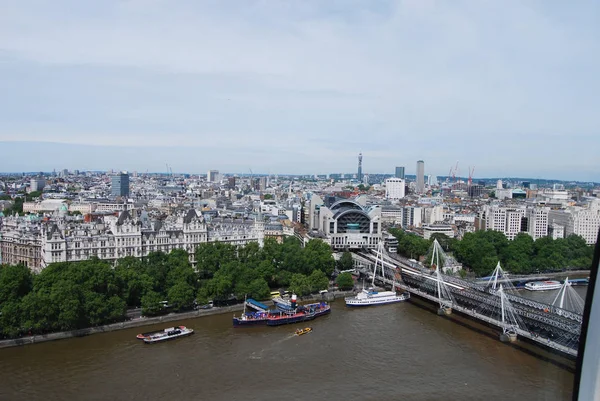 Fyra Båtar Nära Hungerford Bridge Themsen London Utsikt Från London — Stockfoto