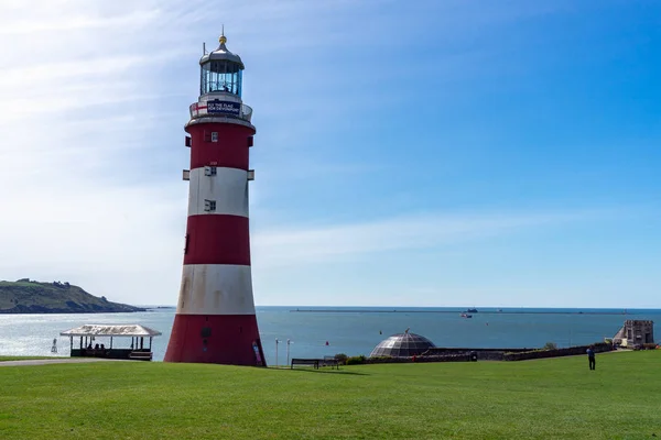 Smeatons Tower, Red and white lighthouse in Plymouth, Great Britain, May 3, 2018. — Stock Photo, Image