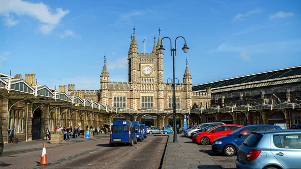 Bristol Temple Meads raiway and bus station, conçu par l'ingénieur britannique Isambard Kingdom Brunel, 15 octobre 2017 . — Photo