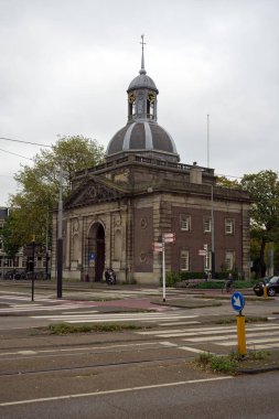 Muiderpoort - Alexanderplein şehir kapıları, Amsterdam, Hollanda, 13 Ekim 2017