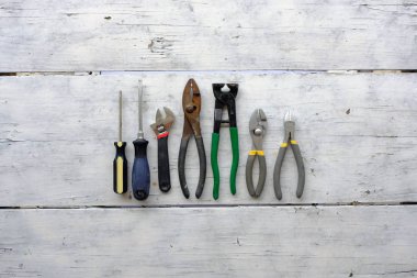 çeşitli el aletleri