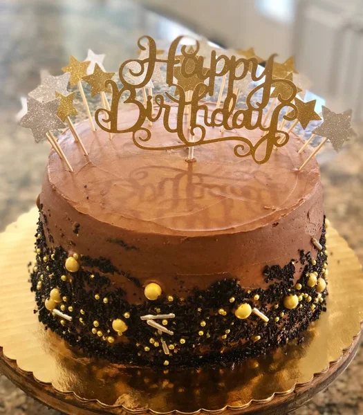 Çökmüş Çikolatalı Doğum Günü Pastası — Stok fotoğraf