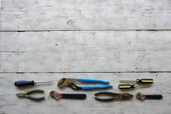 çeşitli el aletleri