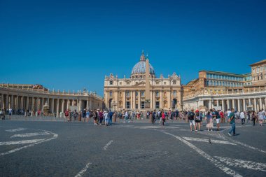Papa Pius Xii Meydanı ve Vatikan'da St Peter Meydanı