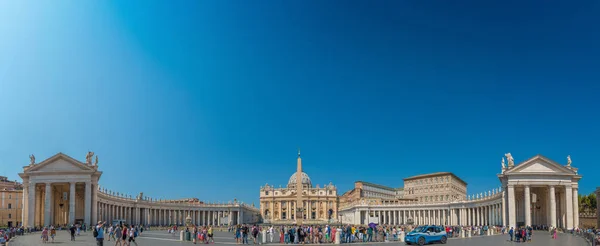 St Peter Meydanı'nın Batı tarafında Panoramik Görüntü