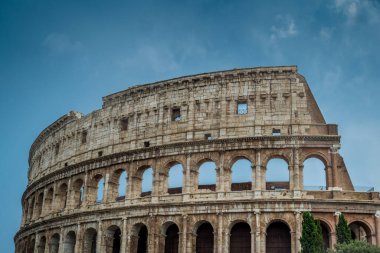 Old Street Lamppot ve Roma, İtalya 'daki Kolezyum