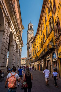 İtalya, Pisa 'da Corso Italia caddesinde San Domenico Kilisesi.
