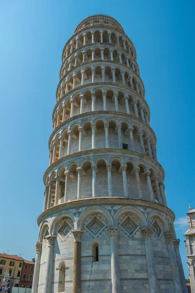 Campanile (çan kulesi), Tuscany, İtalya 'daki Eğik Pisa Kulesi