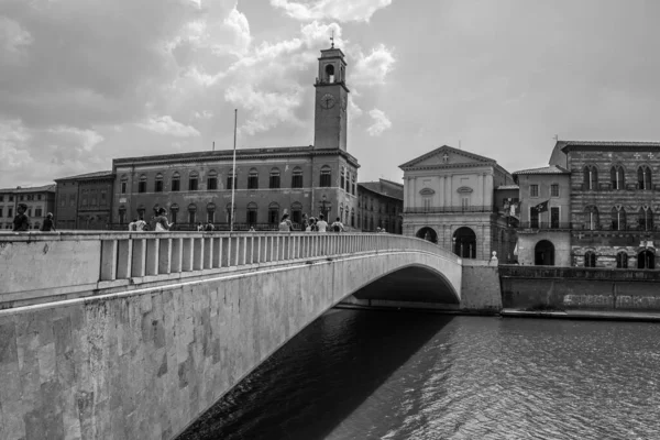 Mezzo Puente Sobre Río Arno Torre Del Palacio Pretorio Municipalidad — Foto de Stock
