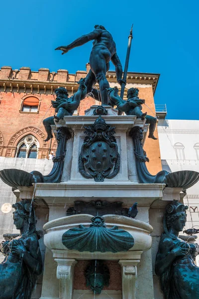 意大利博洛尼亚的Enzo宫和Arengo塔 — 图库照片