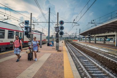 Tren İtalya 'nın Maestre kentindeki Venedik Üstat Tren İstasyonu' na park edilmiş.