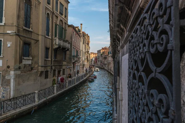 Edificios Con Arquitectura Italiana Encanto Las Calles Agua Canales Venecia — Foto de Stock
