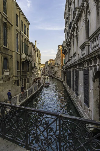 Edificios Con Arquitectura Italiana Encanto Los Canales Venecia Italia — Foto de Stock