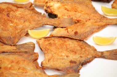 Kızarmış Closeup pisi balığı balık