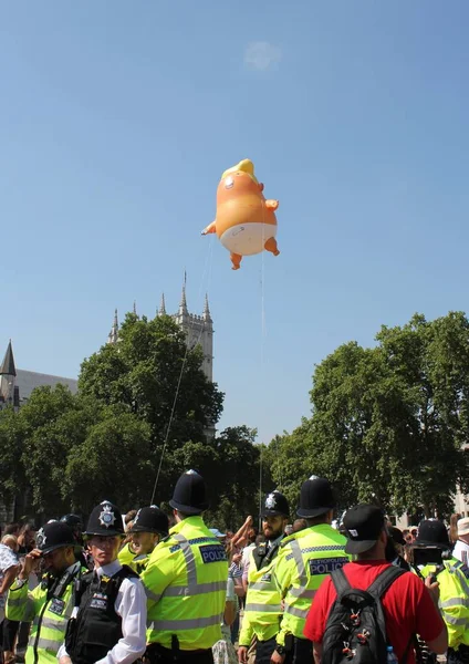 Trump Protestosu, Londra, 13 Temmuz 2018 : Donald Trump bebek zeplin protestosu Westminster üzerinde uçuyor, Londra, 13 Temmuz 2018 Londra, İngiltere, İngiltere stok, fotoğraf, fotoğraf, resim, resim,