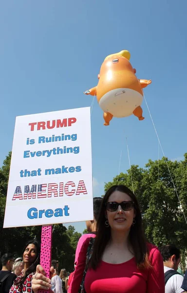 Trump Protestosu, Londra, 13 Temmuz 2018 : Donald Trump bebek zeplin protestosu Westminster üzerinde uçuyor, Londra, 13 Temmuz 2018 Londra, İngiltere, İngiltere stok, fotoğraf, fotoğraf, resim, resim,